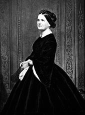 Mary Lincoln in mourning