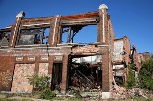 Abandoned bldg Detroit