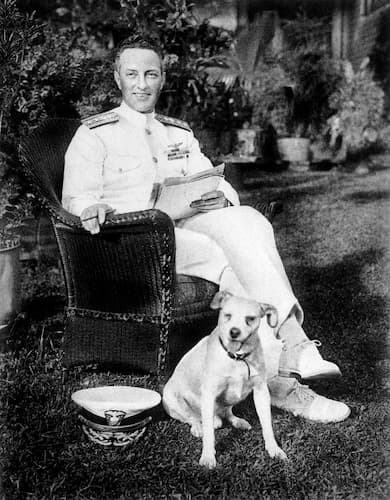 Admiral Byrd at home with Igloo