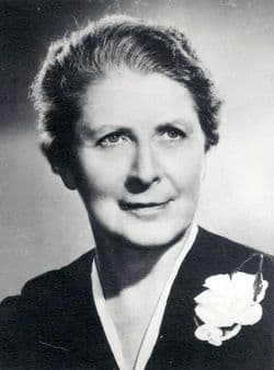 formal photograph of Ina Gittings in her later years