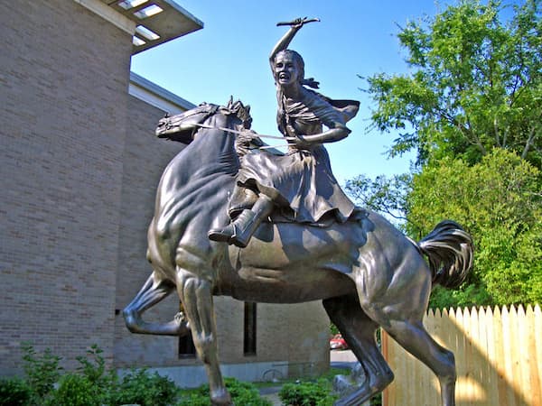 Sybil Ludington statue