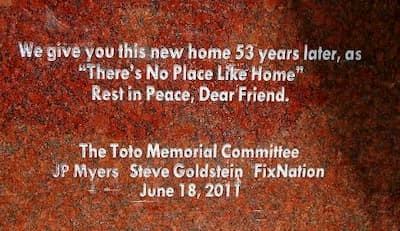 Inscription on Hollywood Forever Cemetery memorial to Toto
