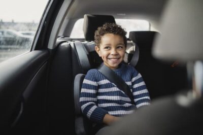 child in seat belt