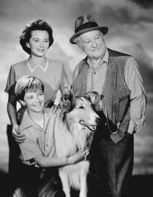 A black-and-white press photo for the 1955 TV show.